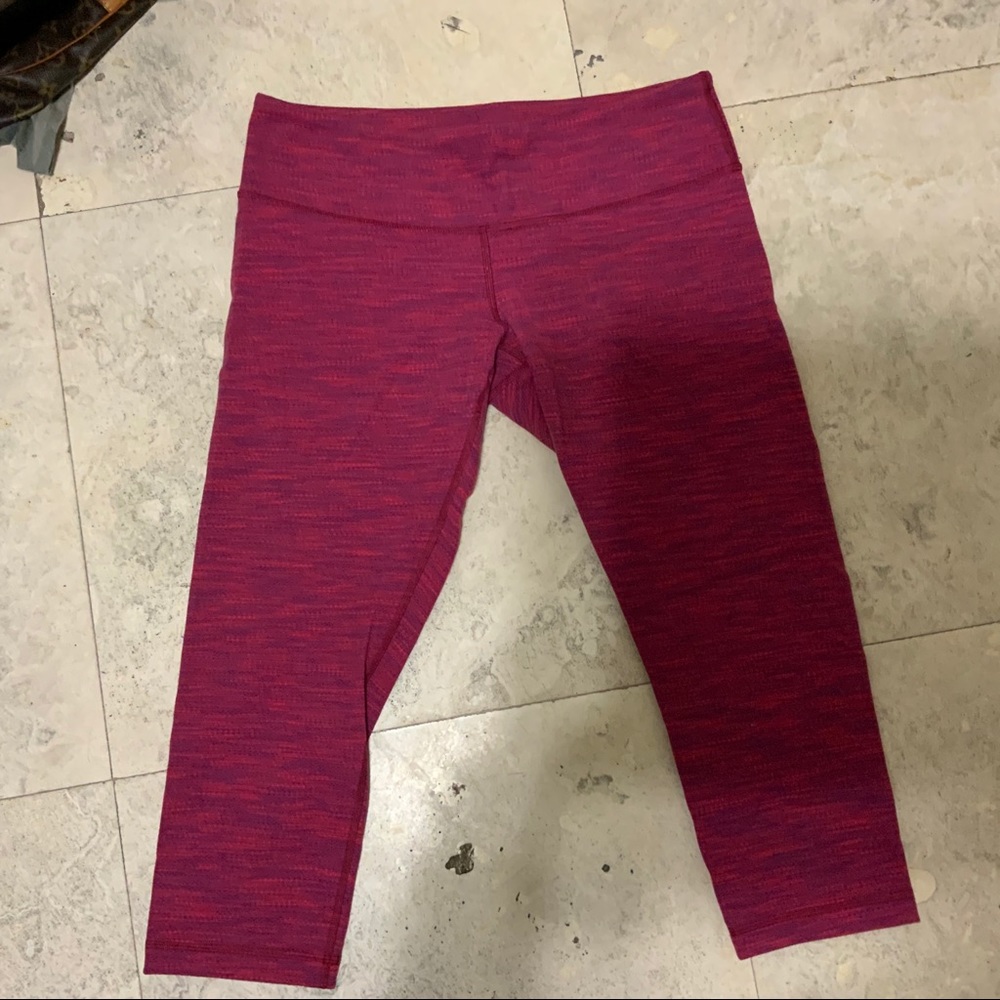 Lululemon pink printed capri leggings 10